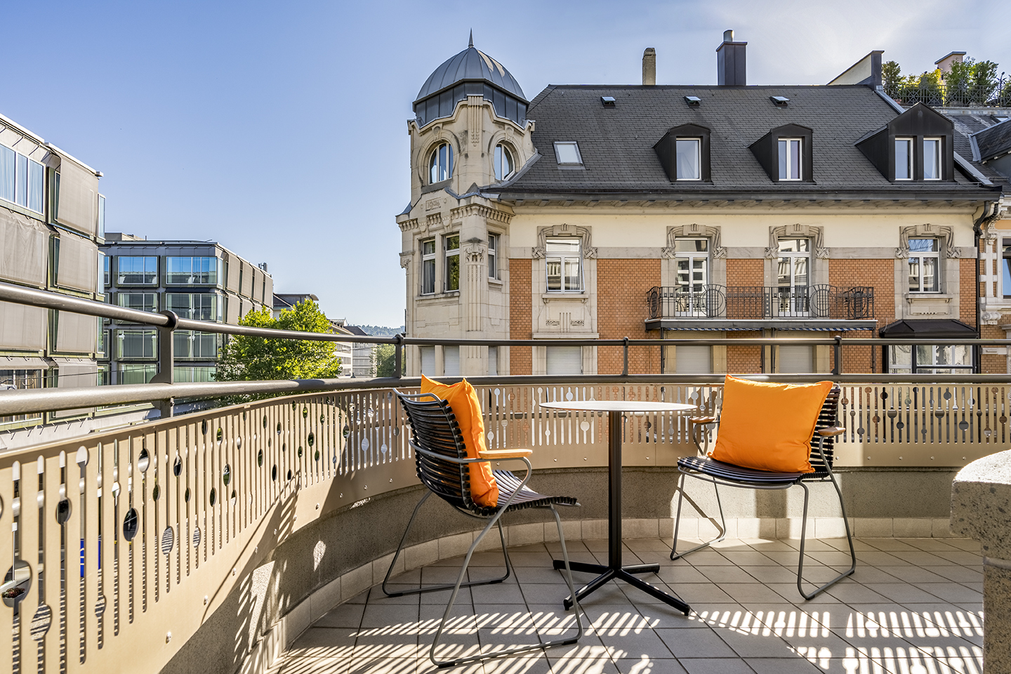 corner suite balcony